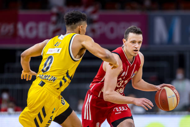 两年的政治 两年的政治